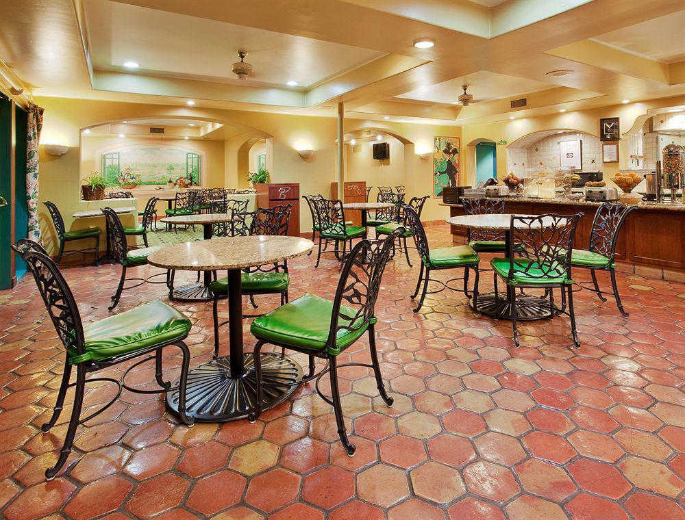 Quality Suites Downtown סן לואיס אוביספו מסעדה תמונה
